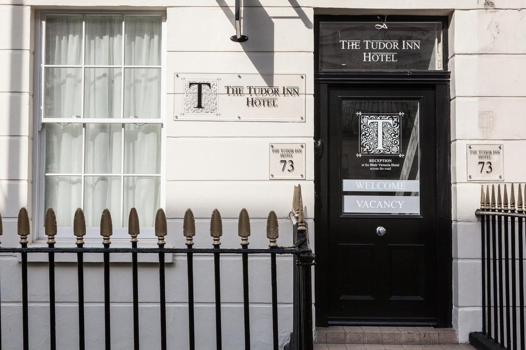 The Tudor Inn Hotel Londra Exterior foto