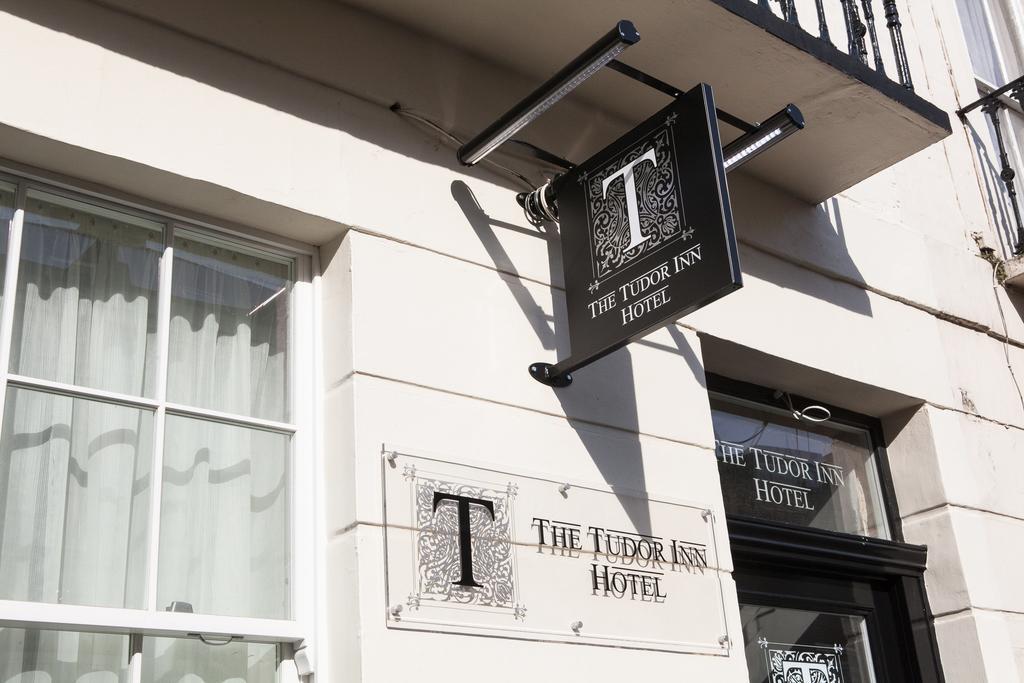 The Tudor Inn Hotel Londra Exterior foto